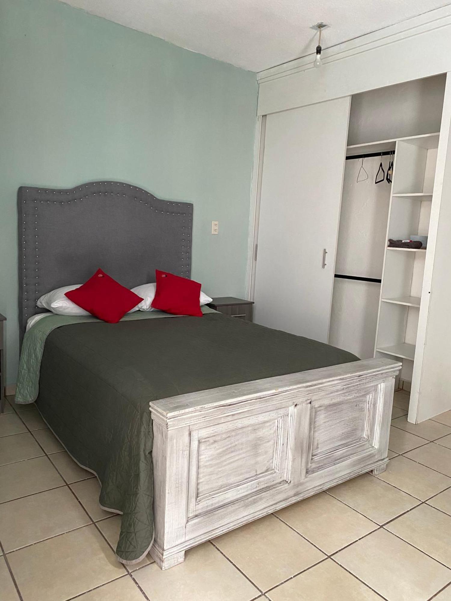 אפרטהוטל לאון 10 Venator House Boutique מראה חיצוני תמונה