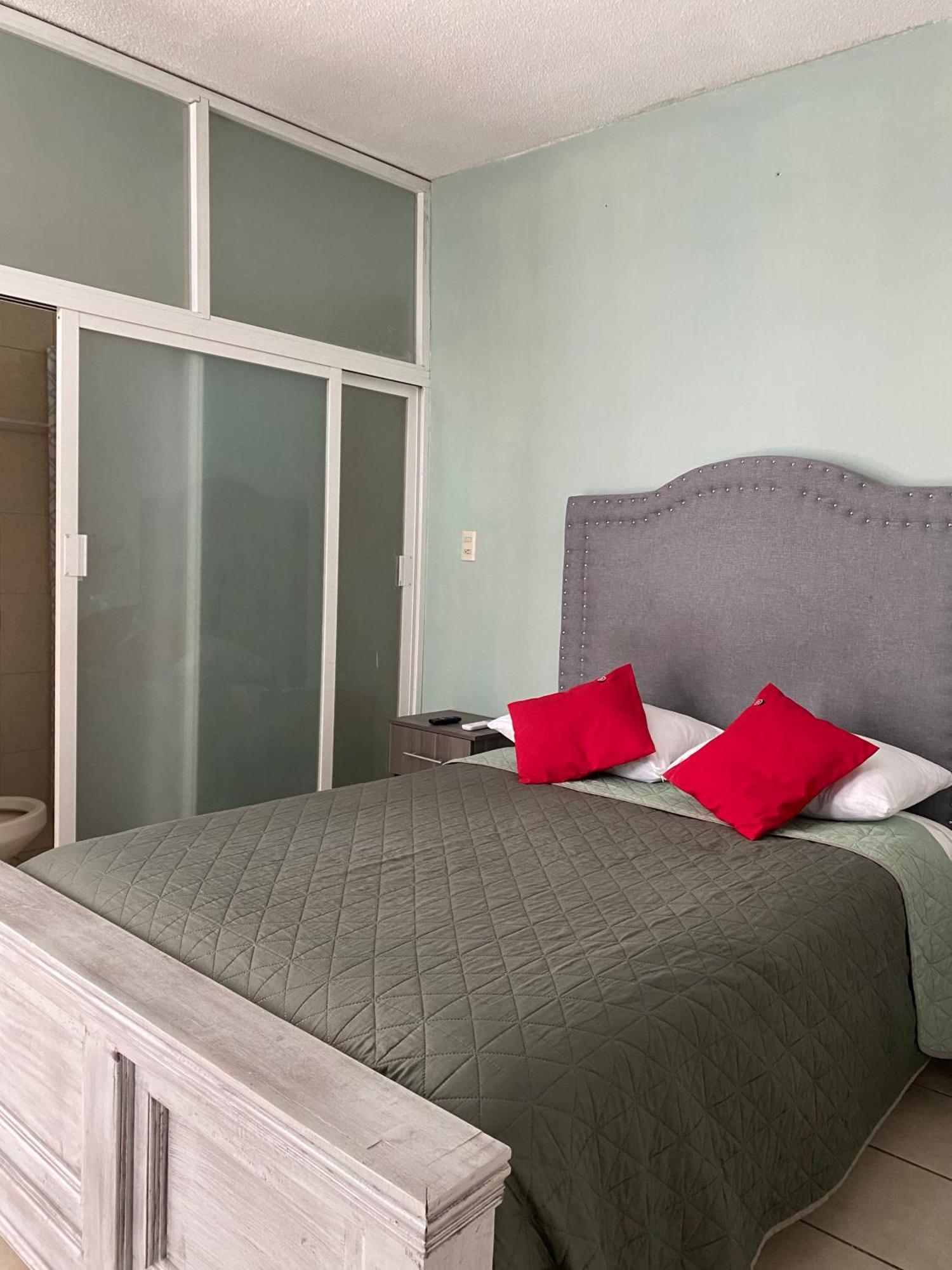 אפרטהוטל לאון 10 Venator House Boutique מראה חיצוני תמונה